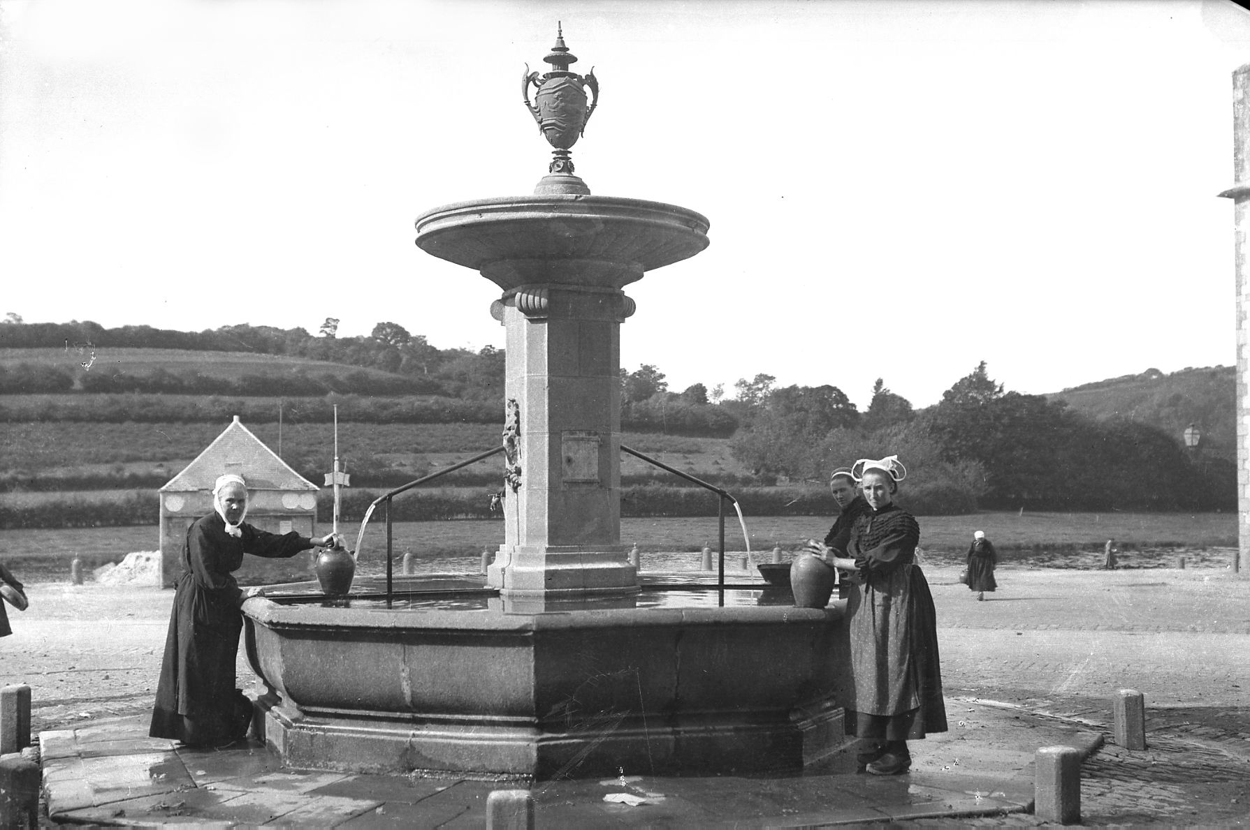 La fontaine publique, patrimoine de port-launay