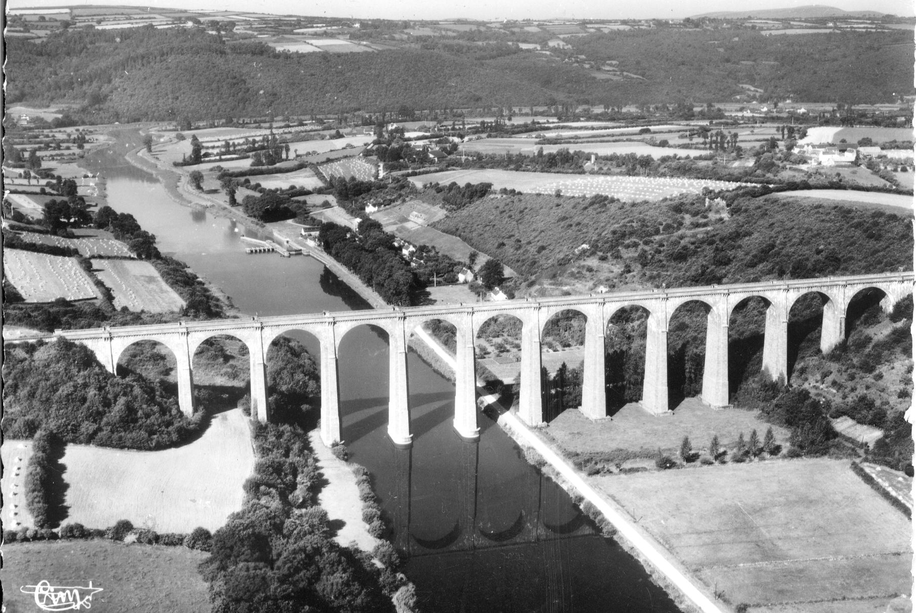 Viaduc ferroviaire de Port-launay