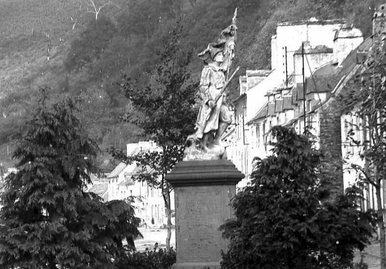 Monument aux morts de Port-Launay